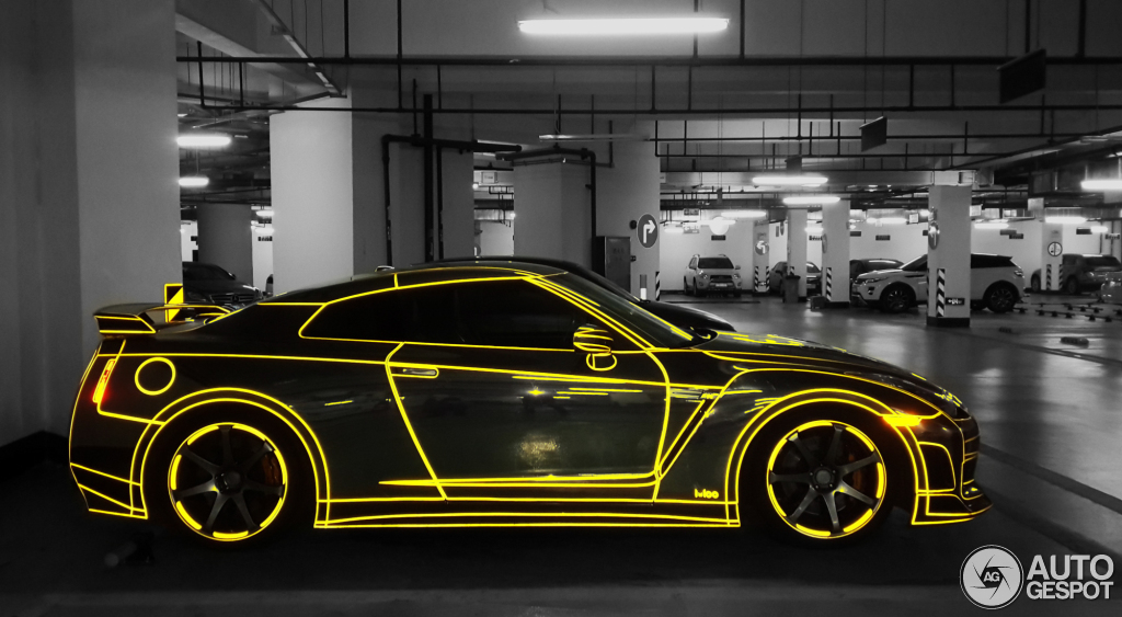 Nissan GT-R in 'tron-stijl' gespot in China