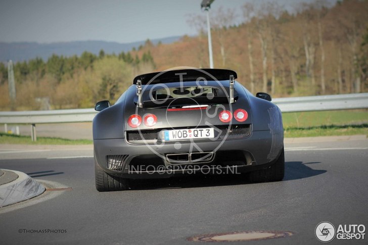 Mule voor Bugatti's nieuwe supercar doet de Ring aan